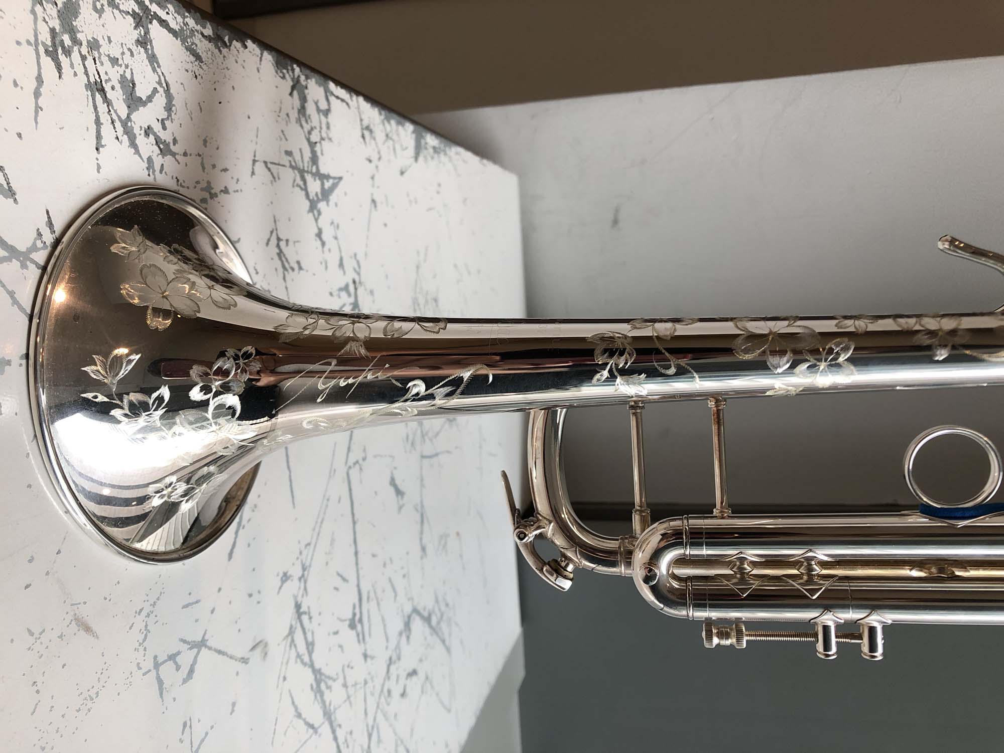 彫刻入り　セルマー　インビクタ　トランペット　管楽器　吹奏楽 インヴィクタ トランペット Selmer invicta 【服部管楽器