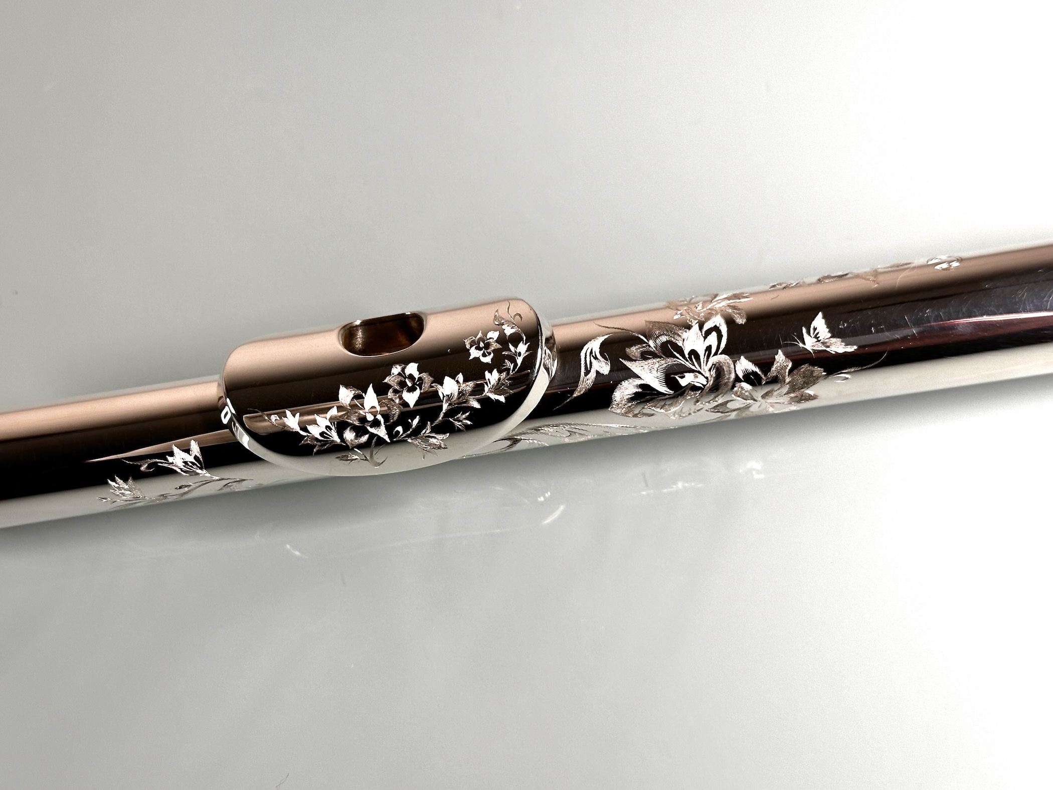 フルートのリッププレートと頭部管本体にも彫刻を | LOVE & HAPPINESS
